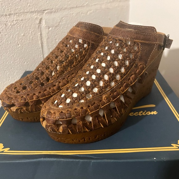 Sbicca Woven Leather Platform Clogs Size 9 - Picture 2 of 6